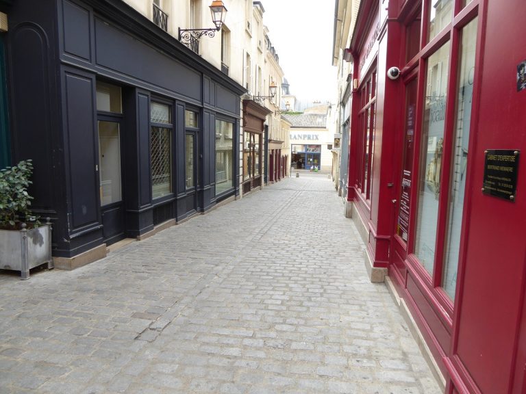 Versailles | Pharmacy Scanner