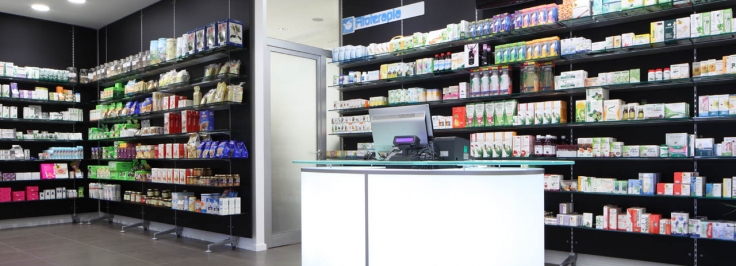 Th.kohl: definire la farmacia in tre parole? un grande abbraccio ... Arredo farmacie kohl